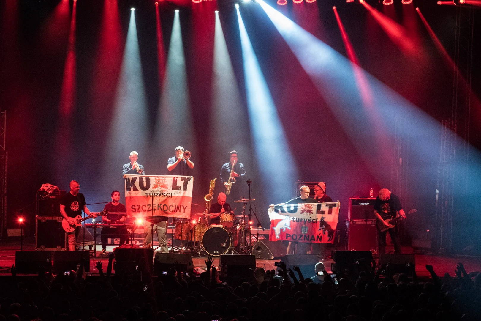 aaa0b59371227261fa3a7615ce4fe5097ca5be0a9698414b20c2c8311194ce8e kult