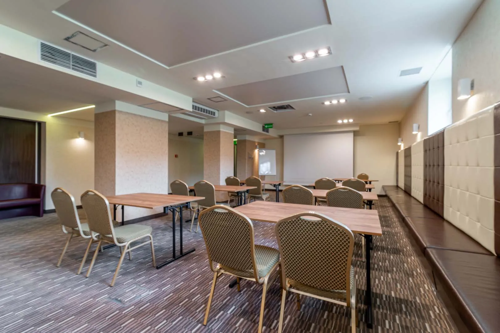 konferencja w 4 krokach